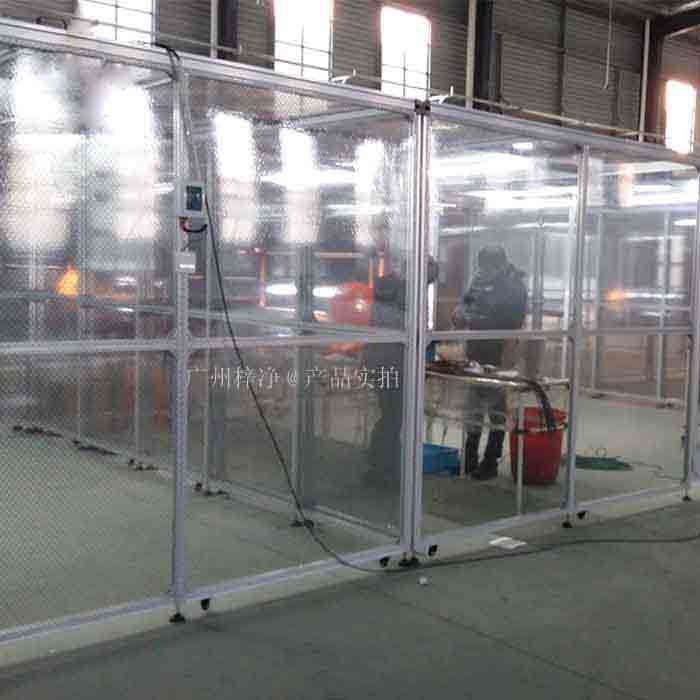 千級潔凈棚安裝調(diào)試中。